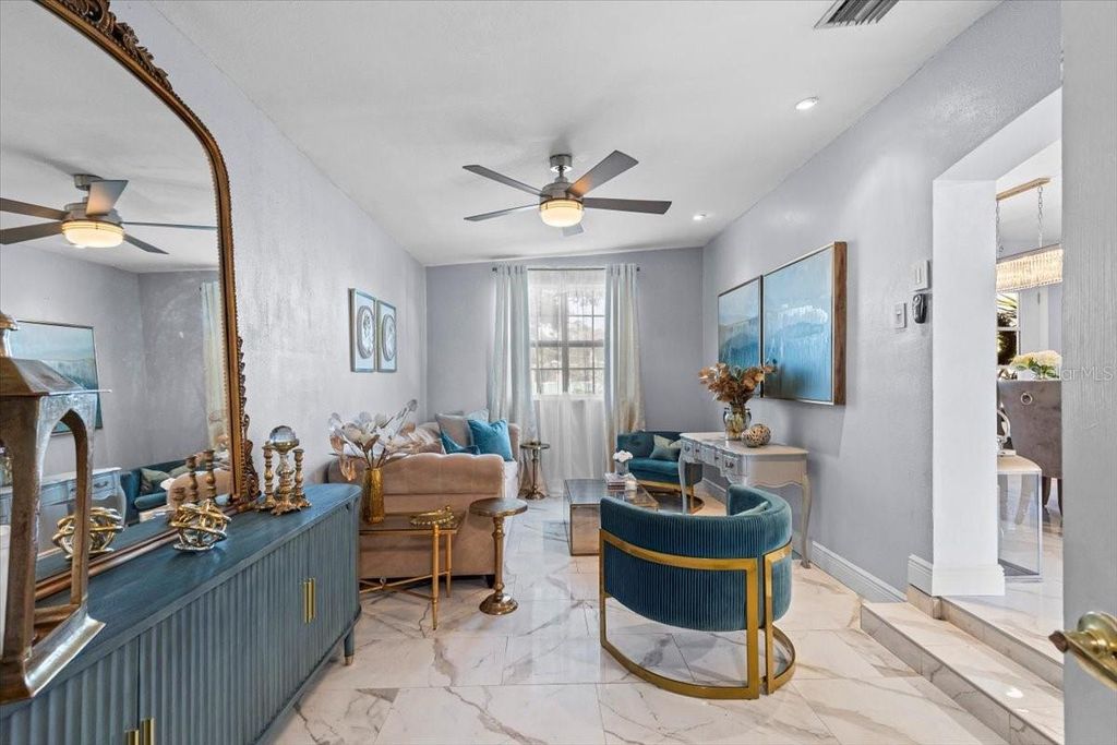 Image 16 of property listing at 4106 W BAY VIEW AVENUE, Tampa, FL 33611