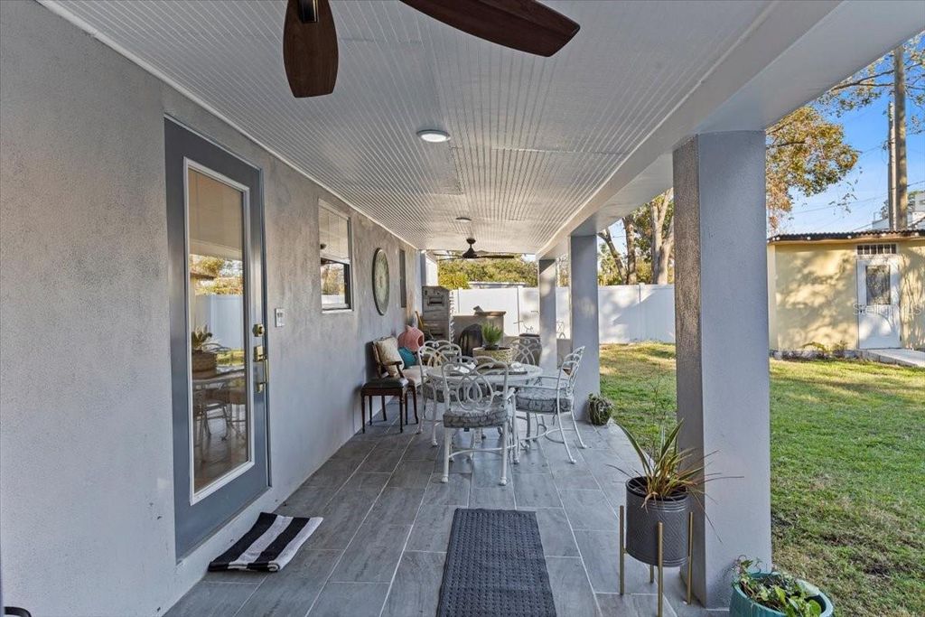 Image 26 of property listing at 4106 W BAY VIEW AVENUE, Tampa, FL 33611