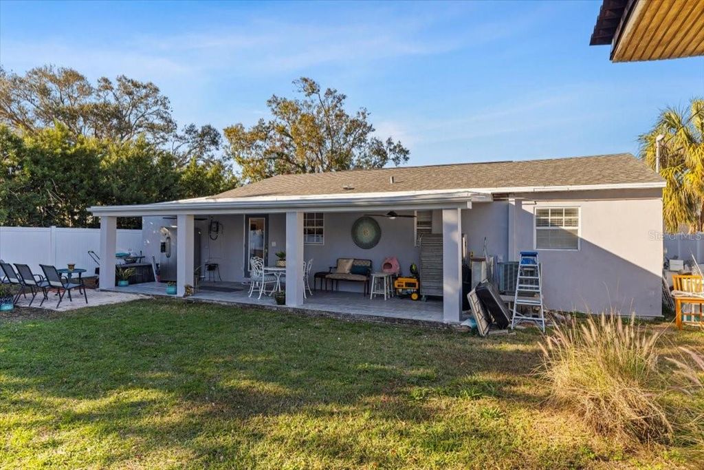 Image 28 of property listing at 4106 W BAY VIEW AVENUE, Tampa, FL 33611