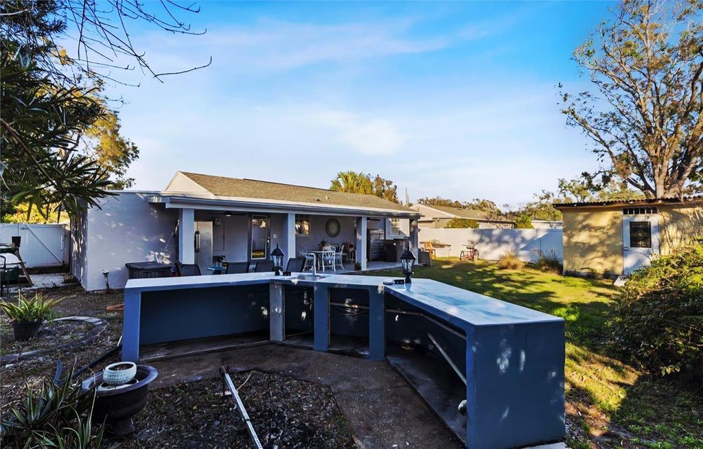 Image 29 of property listing at 4106 W BAY VIEW AVENUE, Tampa, FL 33611