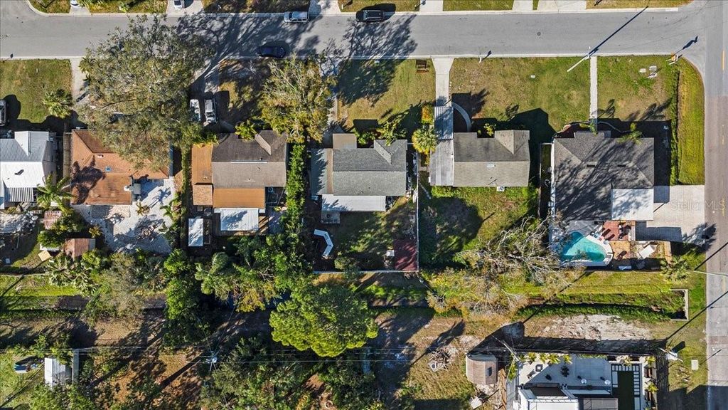 Image 32 of property listing at 4106 W BAY VIEW AVENUE, Tampa, FL 33611