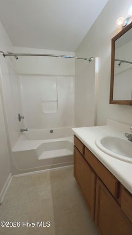 128 Daphne Drive, Hubert, NC 28539