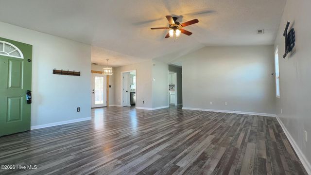 128 Daphne Drive, Hubert, NC 28539