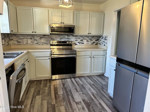 128 Daphne Drive, Hubert, NC 28539