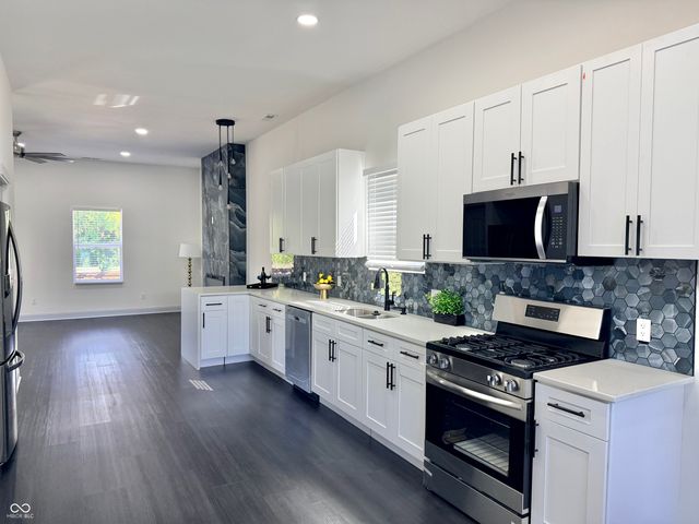 3251 Sutherland Avenue, Indianapolis, IN 46205