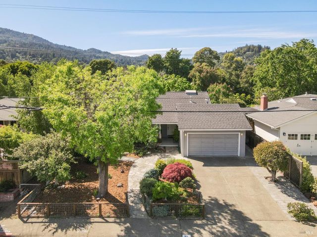 85 Berens Dr, Kentfield, CA 94904
