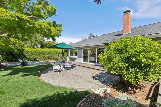 85 Berens Dr, Kentfield, CA 94904