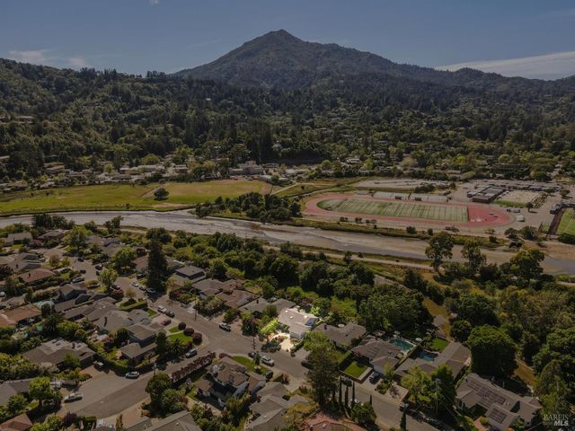 85 Berens Dr, Kentfield, CA 94904