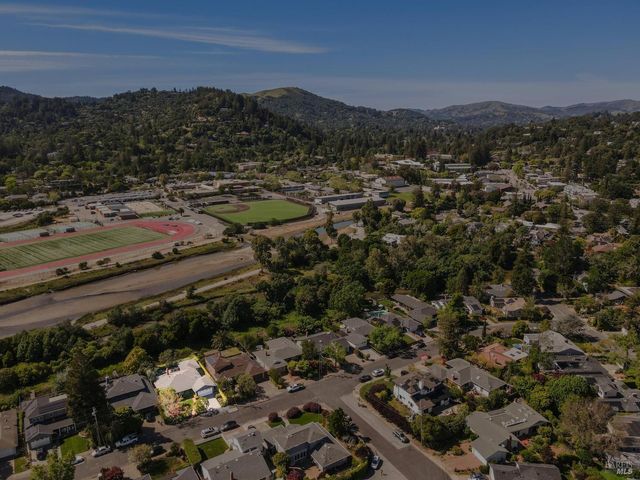 85 Berens Dr, Kentfield, CA 94904