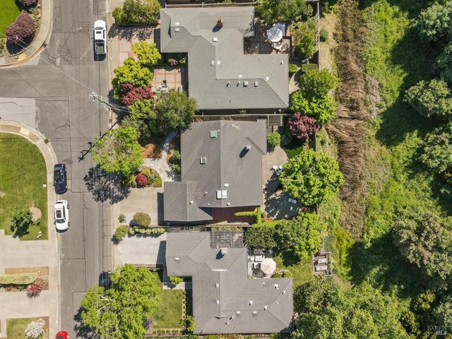 85 Berens Dr, Kentfield, CA 94904