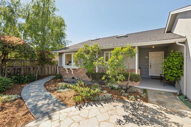 85 Berens Dr, Kentfield, CA 94904