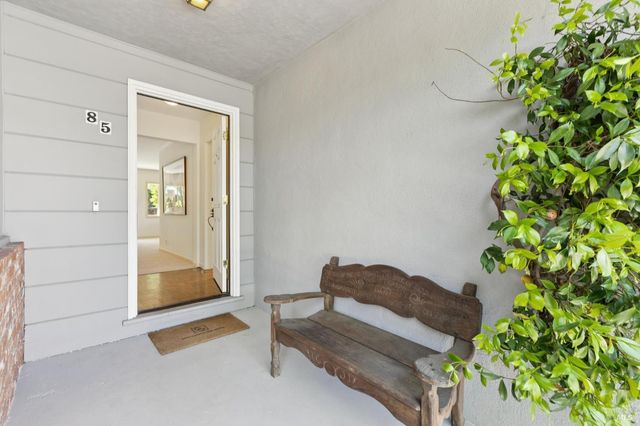 85 Berens Dr, Kentfield, CA 94904