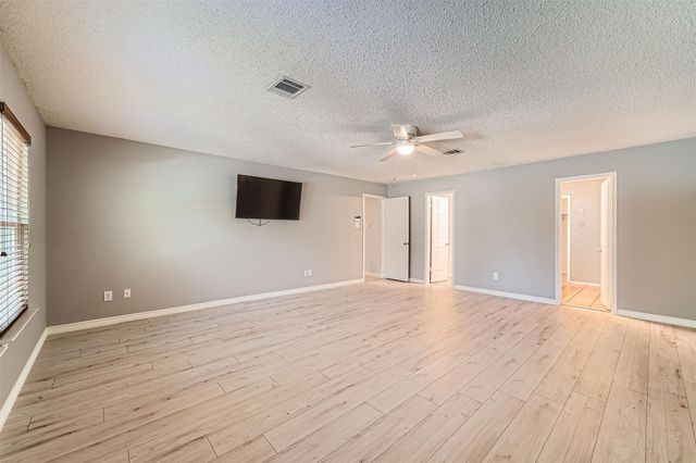 2002 Carriage Club DR, Cedar Park, TX 78613