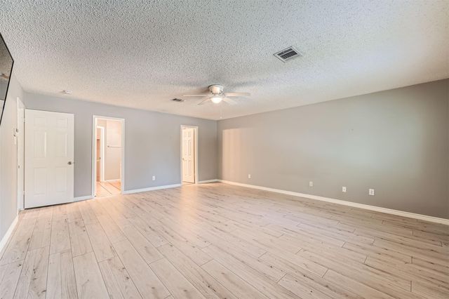 2002 Carriage Club DR, Cedar Park, TX 78613