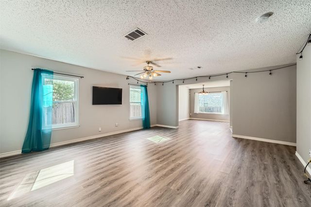 2002 Carriage Club DR, Cedar Park, TX 78613