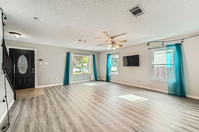 2002 Carriage Club DR, Cedar Park, TX 78613