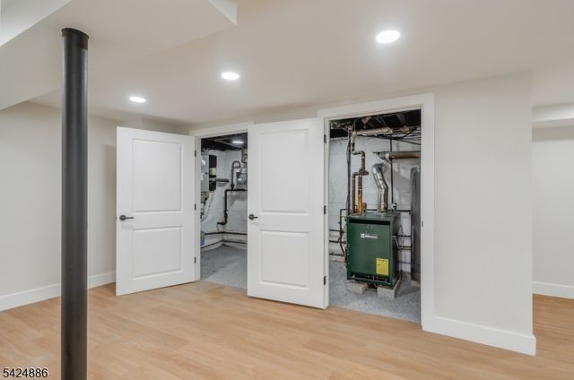 148 Hansbury Ave, Newark City, NJ 07112