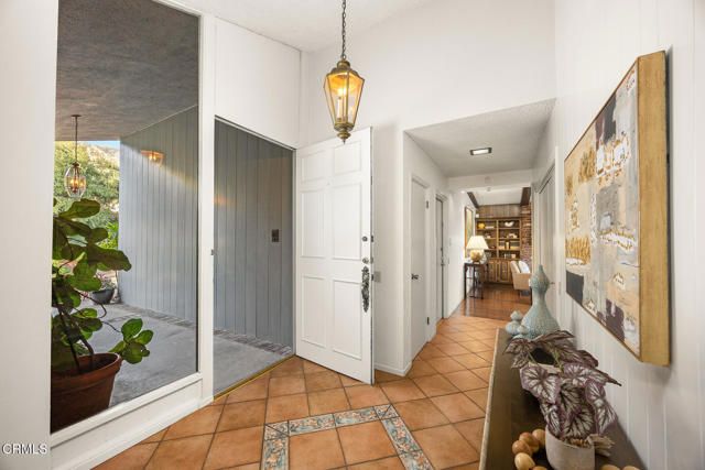 1324 El Vago Street, La Canada Flintridge, CA 91011