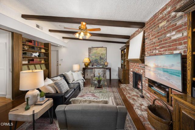 1324 El Vago Street, La Canada Flintridge, CA 91011