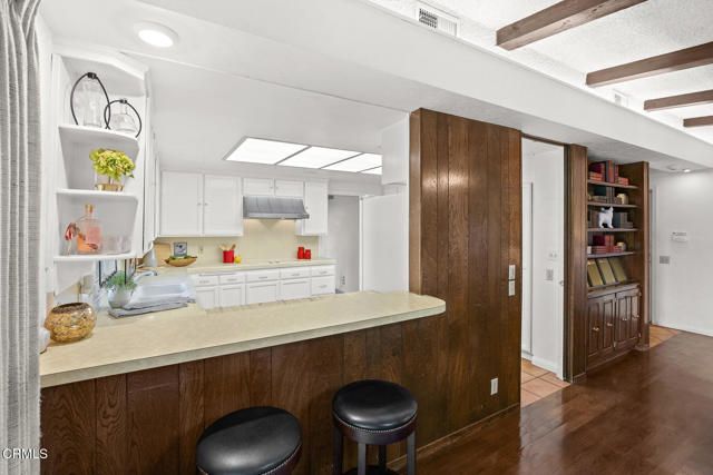 1324 El Vago Street, La Canada Flintridge, CA 91011