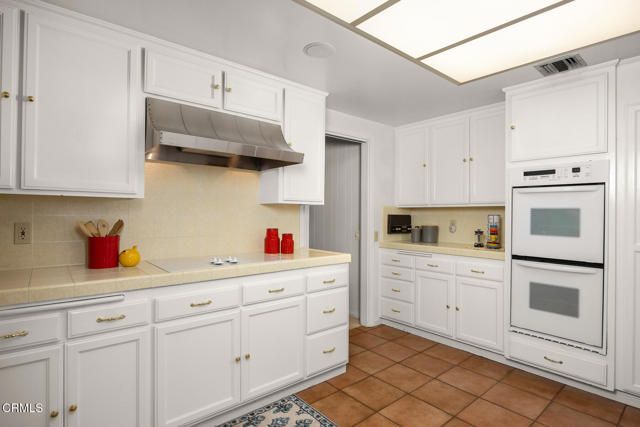 1324 El Vago Street, La Canada Flintridge, CA 91011