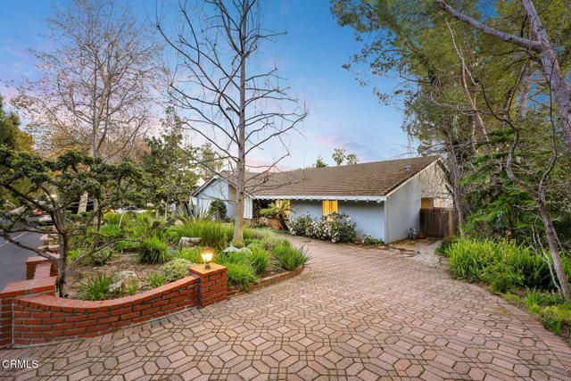 1324 El Vago Street, La Canada Flintridge, CA 91011