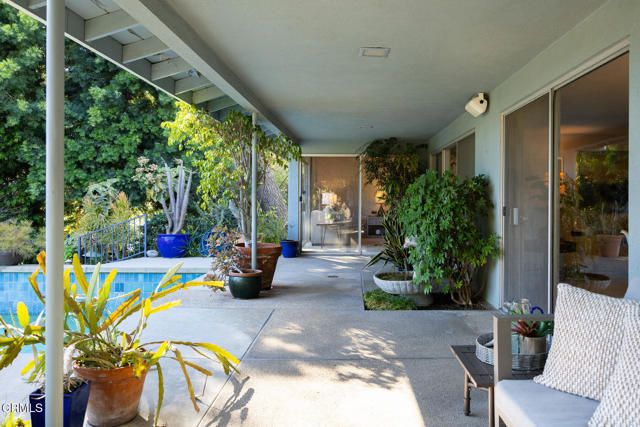 1324 El Vago Street, La Canada Flintridge, CA 91011