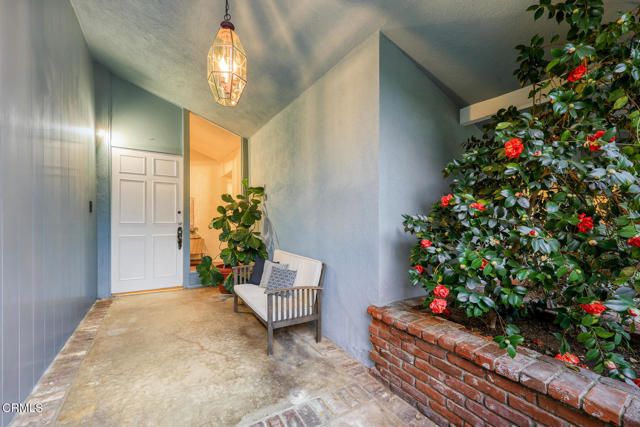 1324 El Vago Street, La Canada Flintridge, CA 91011