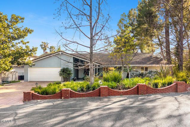 1324 El Vago Street, La Canada Flintridge, CA 91011