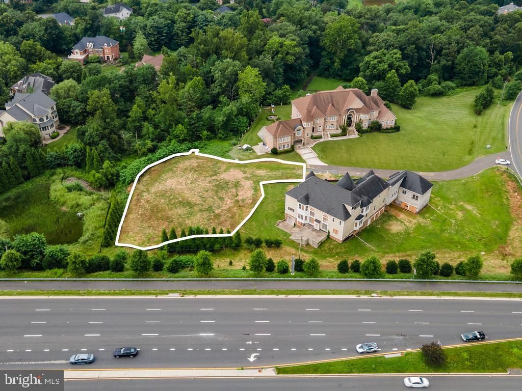 11703 SUGARLAND RD, Herndon, VA 20170