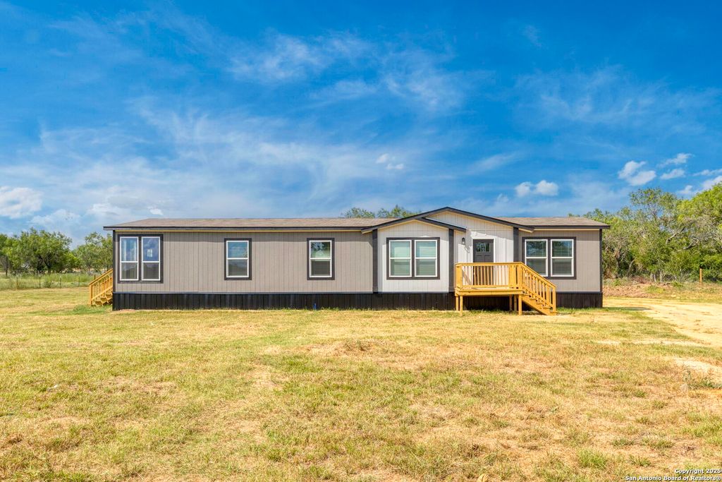 2686 Good Luck Road, Seguin, TX 78155