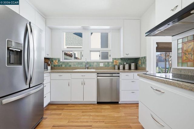 576 576 Begier Ave, San Leandro, CA 94577