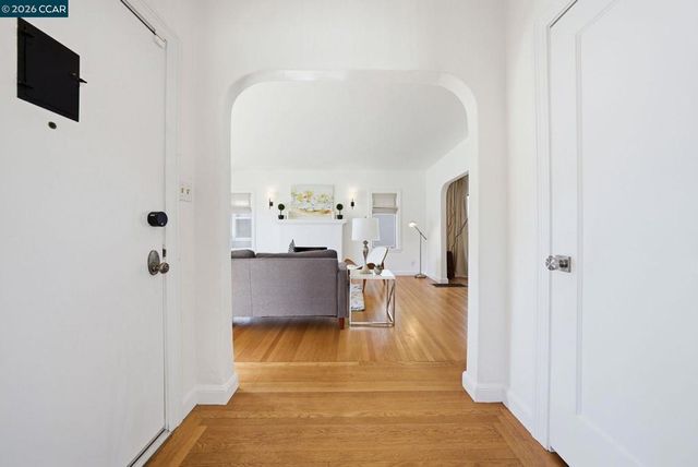 576 576 Begier Ave, San Leandro, CA 94577