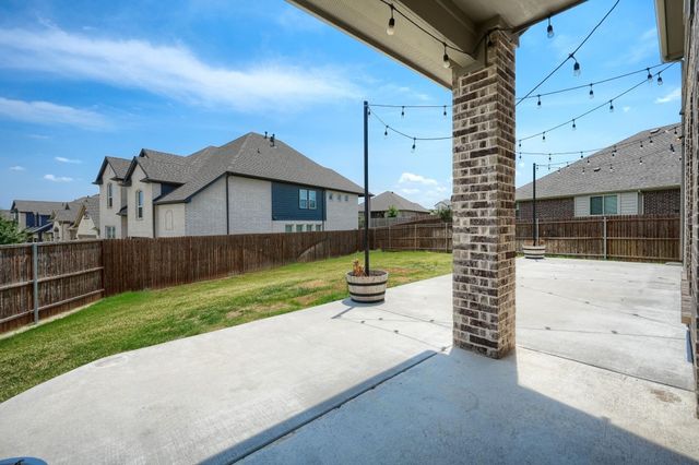 1100 Misty Ridge Drive, Justin, TX 76247