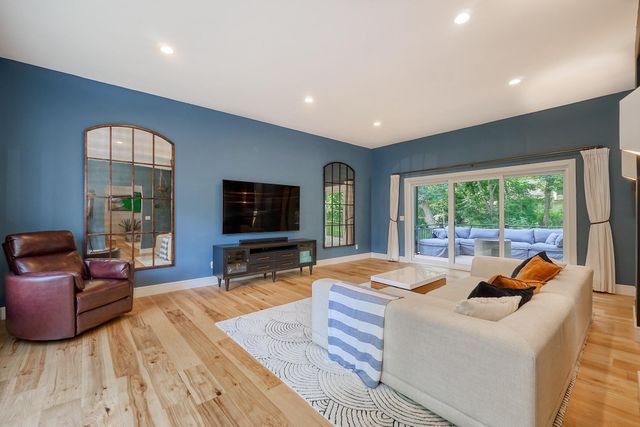 4774 Oak Way, Eagan, MN 55122