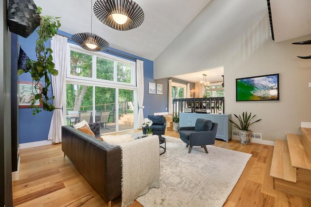 4774 Oak Way, Eagan, MN 55122
