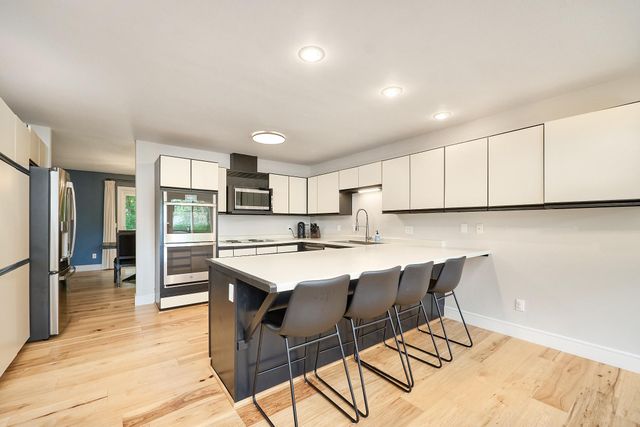 4774 Oak Way, Eagan, MN 55122
