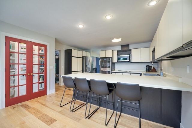4774 Oak Way, Eagan, MN 55122