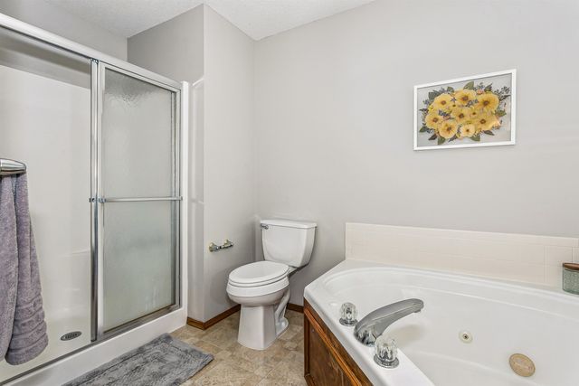 12021 E Laguna Ct, Wichita, KS 67207