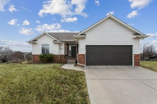 12021 E Laguna Ct, Wichita, KS 67207