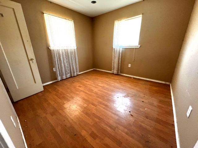 2911 Faulkner Street, Plainview, TX 79072