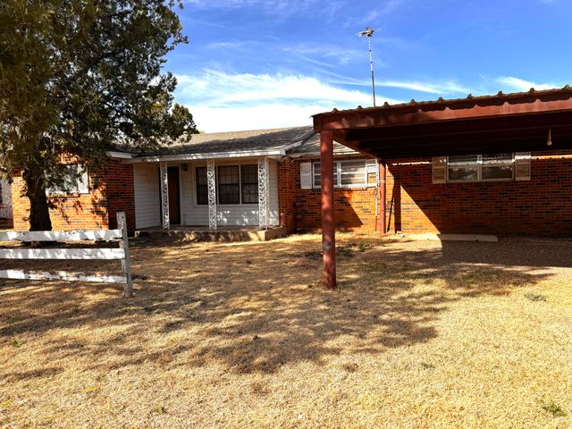 2911 Faulkner Street, Plainview, TX 79072