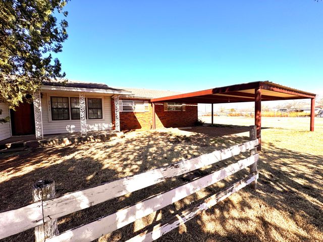 2911 Faulkner Street, Plainview, TX 79072