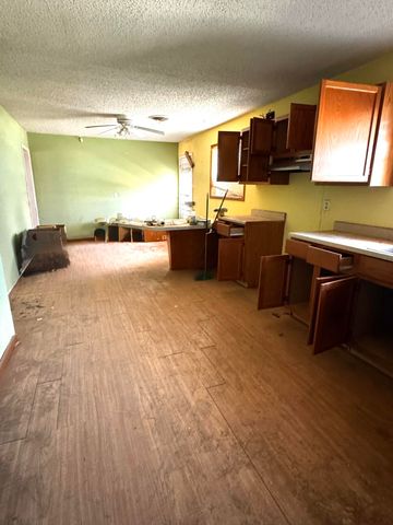 2911 Faulkner Street, Plainview, TX 79072