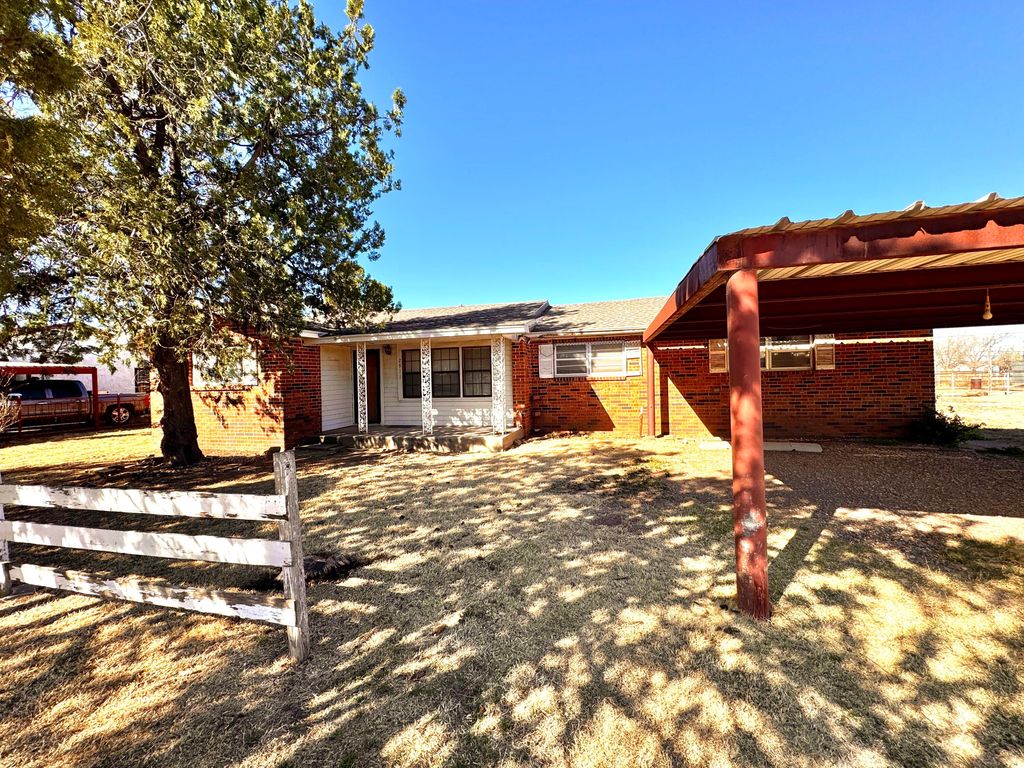 2911 Faulkner Street, Plainview, TX 79072