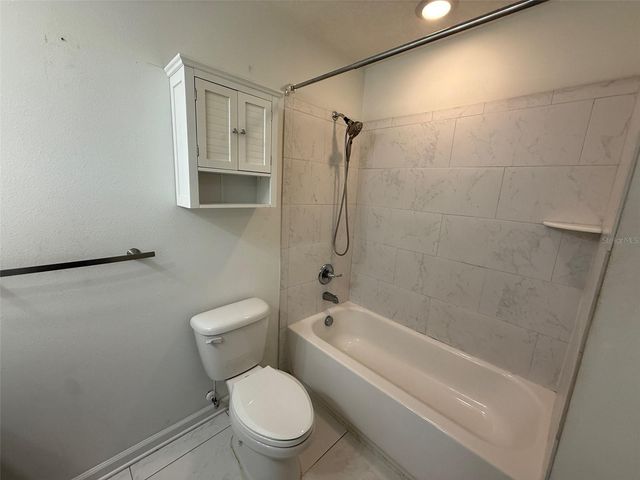 5304 NW 82ND AVENUE, Gainesville, FL 32653