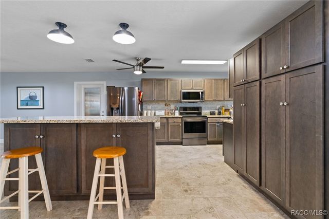 965 N Appalachian Terrace, Crystal River, FL 34429