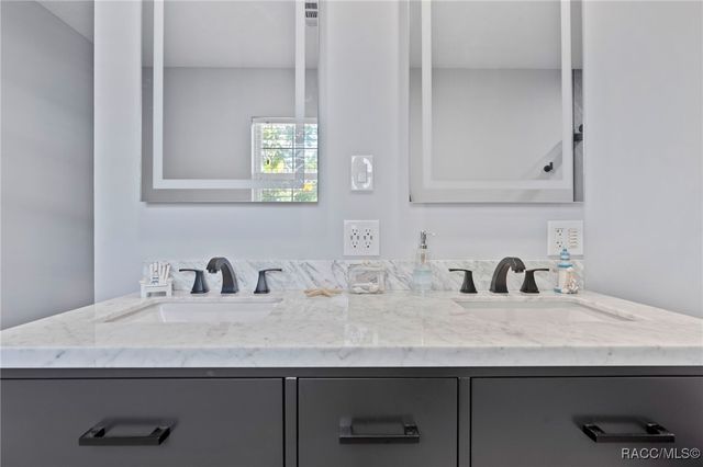 965 N Appalachian Terrace, Crystal River, FL 34429