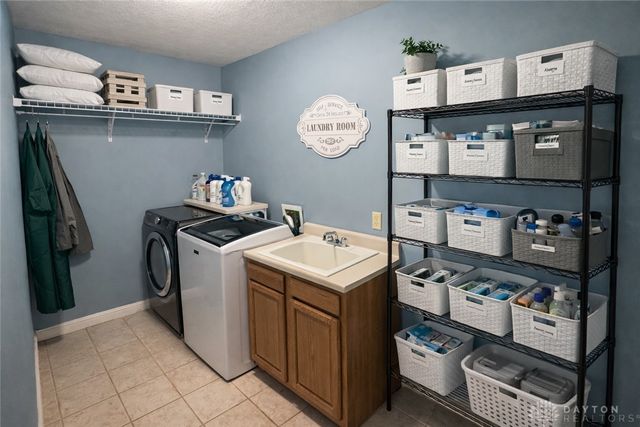 930 Oak Hill Court, Troy, OH 45373