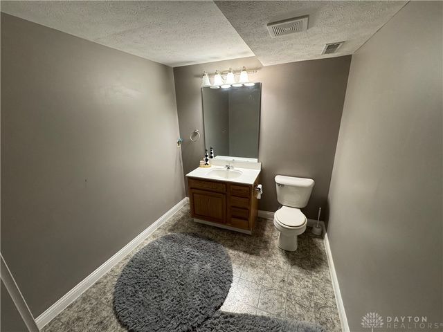 930 Oak Hill Court, Troy, OH 45373